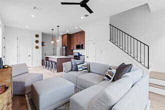 506 Krebs Ln, Unit 3 in Austin, TX - Foto de edificio - Building Photo