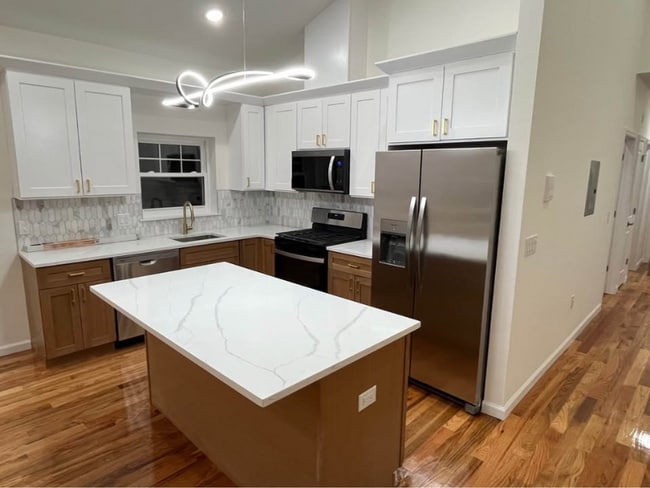 121 Osborne Terrace in Newark, NJ - Foto de edificio - Building Photo