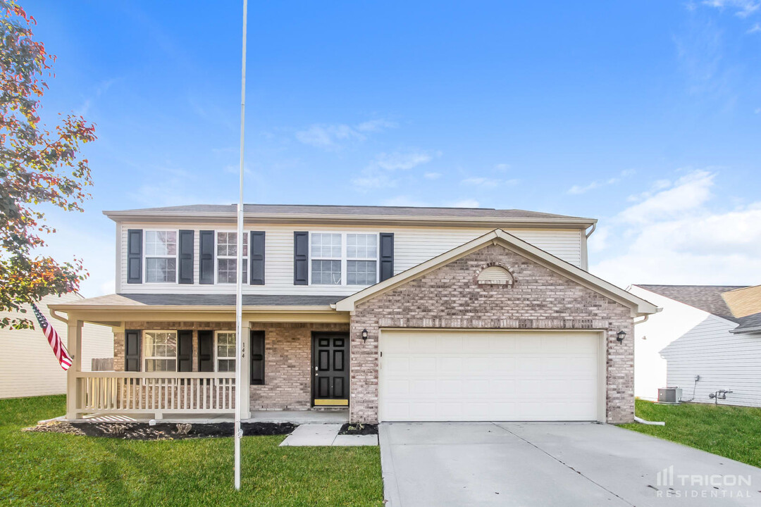 144 Hilltop Farms Blvd in New Whiteland, IN - Building Photo