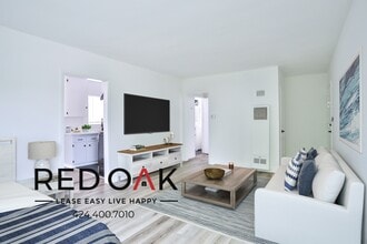 8514 Sherwood Dr in West Hollywood, CA - Foto de edificio - Building Photo