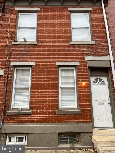 1415 Montrose St in Philadelphia, PA - Building Photo