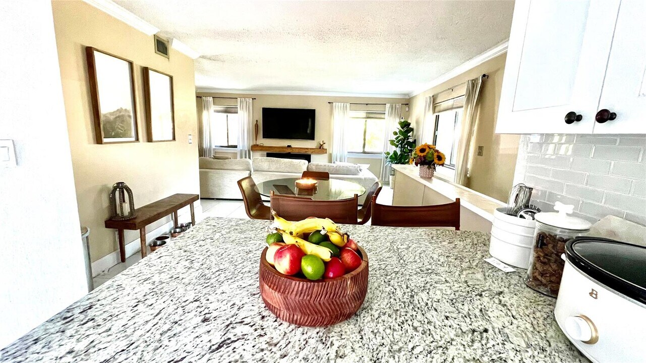 134 Wimbledon Lake Dr, Unit 134 in Plantation, FL - Building Photo