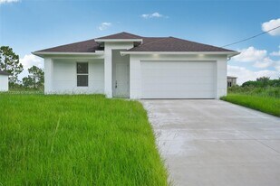 3306 56th St W in Lehigh Acres, FL - Building Photo