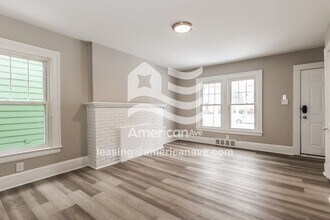 922 Edgewood Dr in Royal Oak, MI - Building Photo - Building Photo