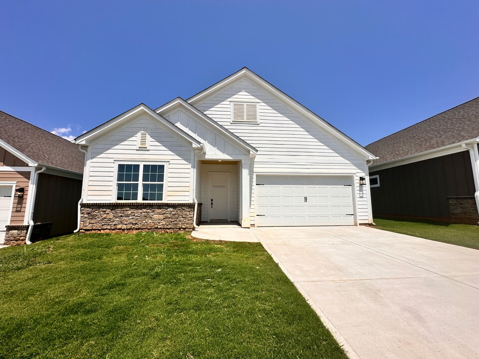 4733 Anise Cir in Sherrills Ford, NC - Building Photo