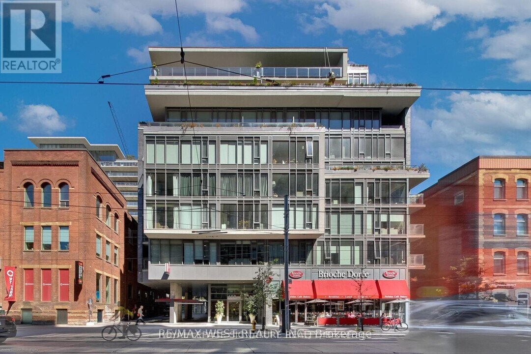 650 King St W in Toronto, ON - Building Photo