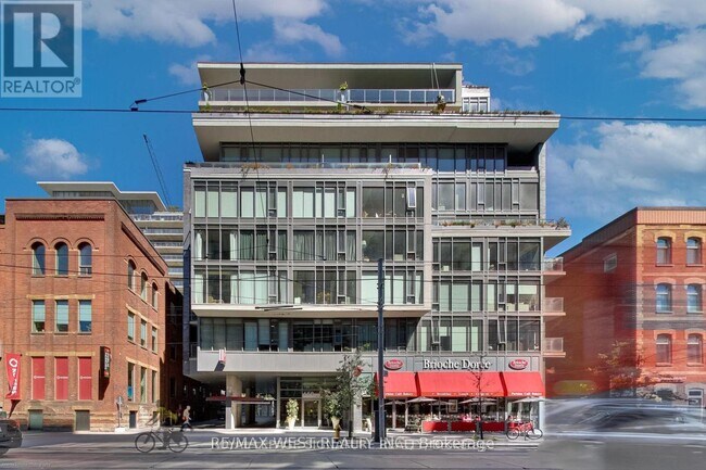 property at 650-650 King St W