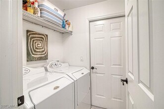 10072 Oakhurst Way in Ft. Myers, FL - Building Photo - Building Photo