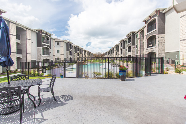 Oak View Apartments in Fort Worth, TX - Foto de edificio - Building Photo