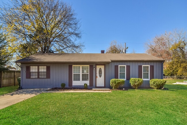 property at 2115 Fernbrook Dr NE