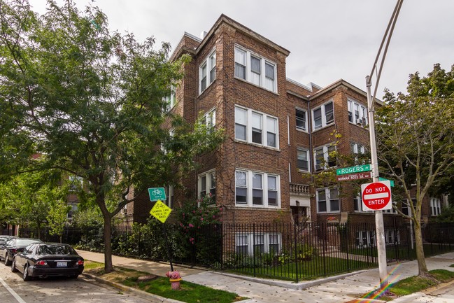 Eastlake Apartments in Chicago, IL - Building Photo - Building Photo