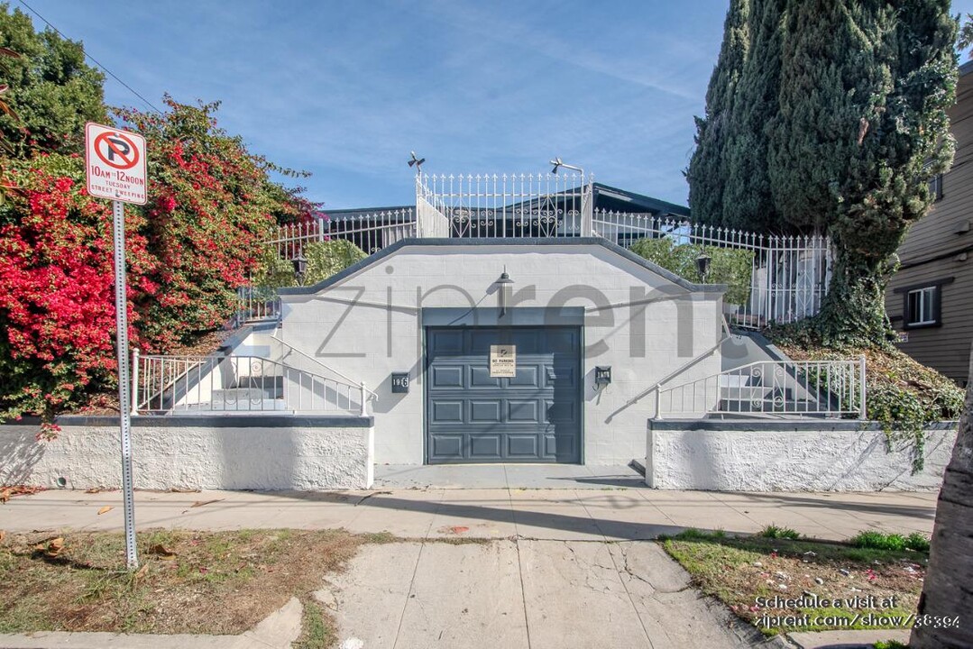 1914 N Thomas St in Los Angeles, CA - Foto de edificio