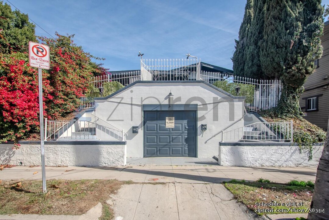 1914 N Thomas St in Los Angeles, CA - Building Photo