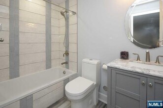 555 Edgewater Ave in Ridgefield, NJ - Building Photo - Building Photo