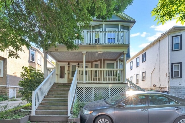 299-301 Alewife Brook Pkwy in Somerville, MA - Building Photo - Building Photo