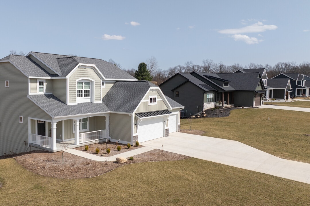 Braeside in Rockford, MI - Building Photo