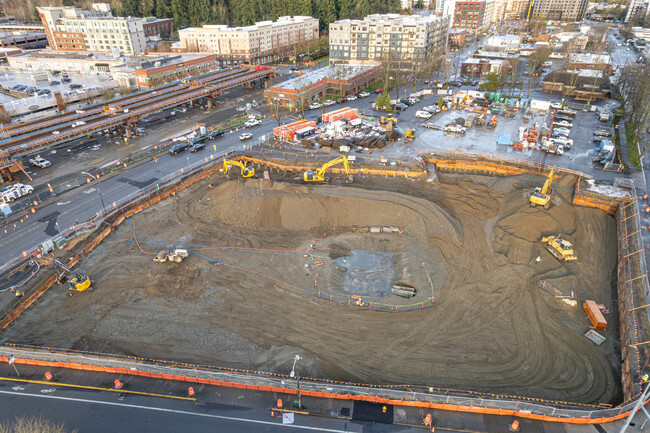 Eastline Central in Redmond, WA - Foto de edificio - Building Photo