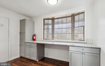 715 Cooper Landing Rd in Cherry Hill Township, NJ - Building Photo - Building Photo