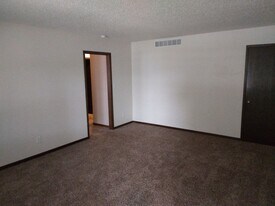 2300-2302 PVE in Ames, IA - Building Photo