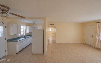 3913 Titanic Ave in El Paso, TX - Building Photo - Building Photo