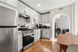 564 E 5th St, Unit 2 in Boston, MA - Building Photo - Building Photo