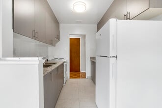 Princeton Apartments in Toronto, ON - Building Photo - Building Photo