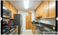 117 Gerry Rd, Unit 2 in Chestnut Hill, MA - Foto de edificio - Building Photo