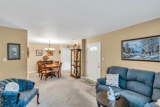 283 Storm Dr, Unit 283 in Holtsville, NY - Building Photo - Building Photo