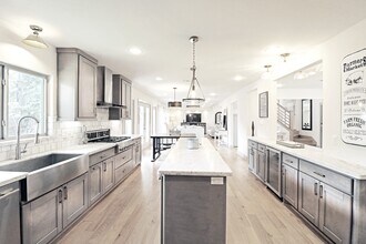 2106 Goldsmith St in Houston, TX - Building Photo - Building Photo