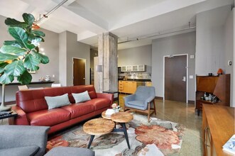 350 St Peter St in St. Paul, MN - Building Photo - Building Photo