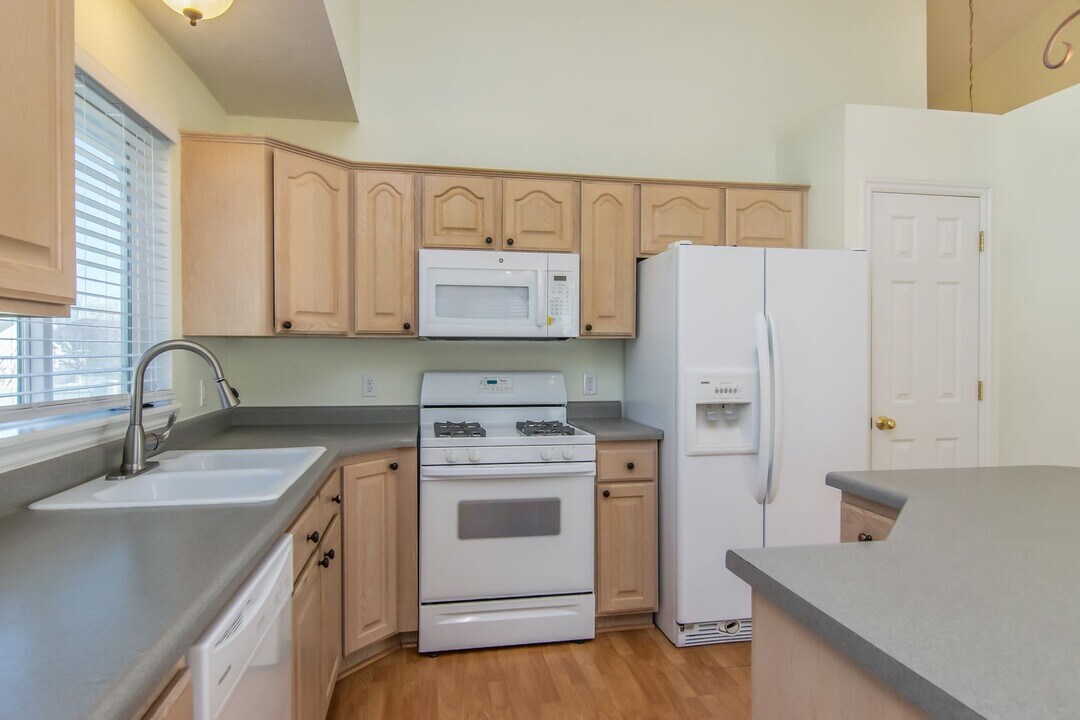 13676 Premier Ln in Herriman, UT - Building Photo