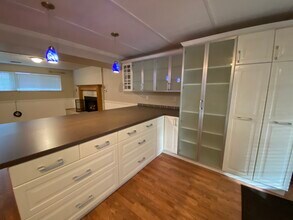 15007 NE 12th St in Bellevue, WA - Foto de edificio - Building Photo