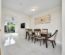 10253 NW 32nd Ter in Doral, FL - Building Photo - Building Photo