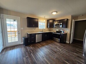 807 Karmaflux Way in Clarksville, TN - Building Photo - Building Photo