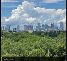 400 Herron Dr in Nashville, TN - Building Photo