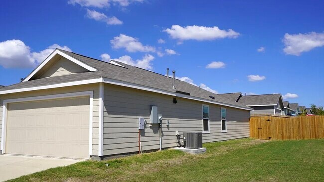 3702 Haydon Hl Rd in Crandall, TX - Building Photo - Building Photo