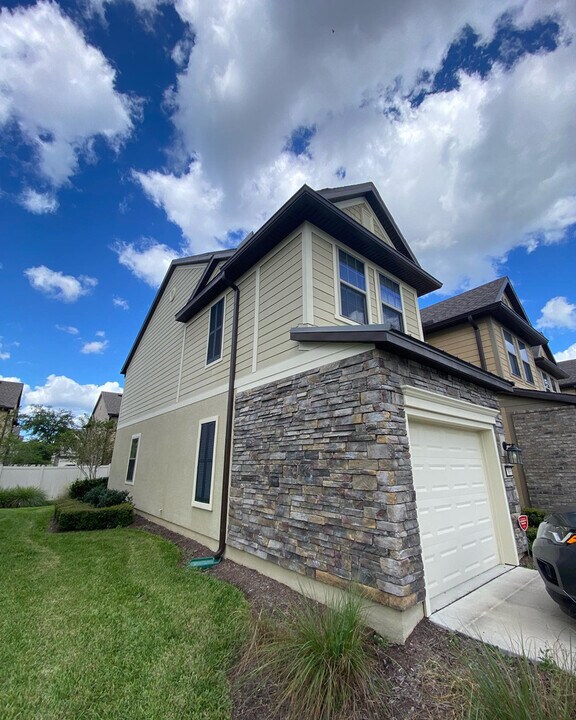 7033 Butterfly Ct in Jacksonville, FL - Building Photo