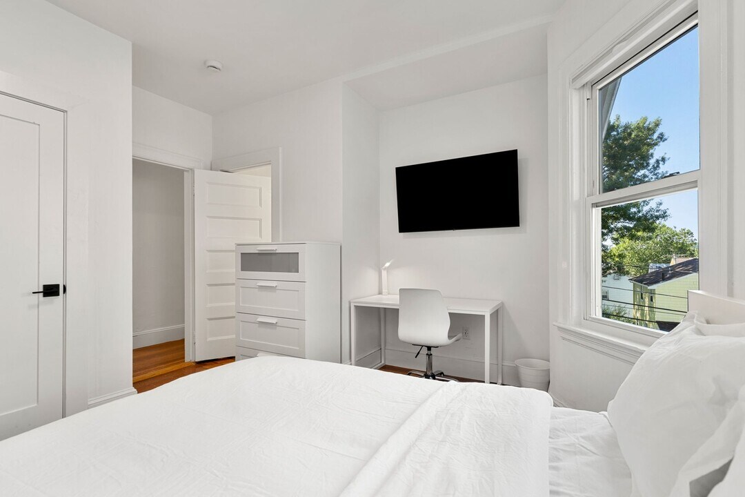 80 Patten St, Unit 2 in Boston, MA - Building Photo