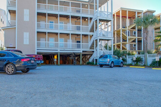 Seaside Villas II in Folly Beach, SC - Foto de edificio - Building Photo