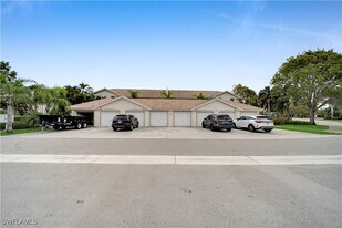 365 Stella Maris Dr N in Naples, FL - Building Photo