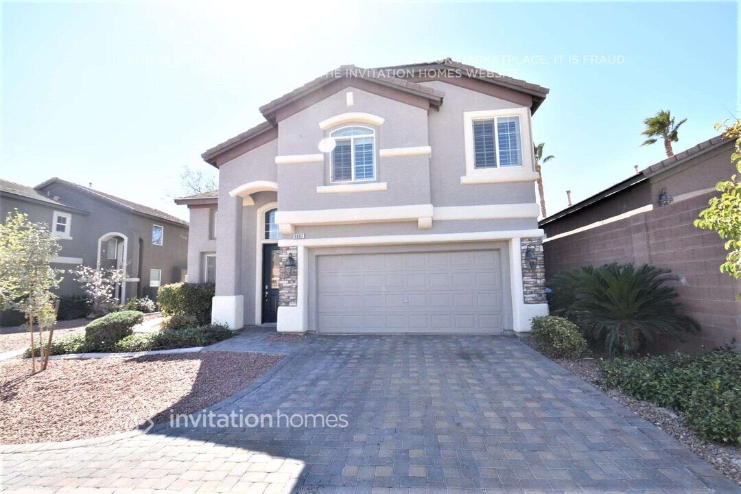 9987 Burton Lake Ct in Las Vegas, NV - Building Photo