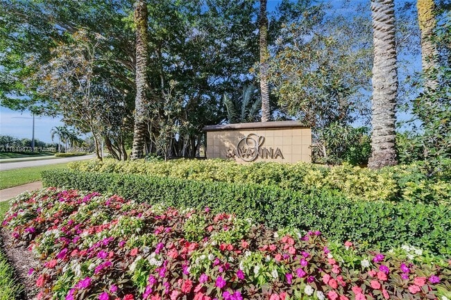 property at 1100 Chinaberry Dr
