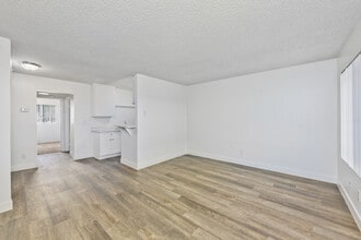 Kendall Brook Apartments in San Bernardino, CA - Building Photo - Building Photo