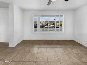2342 W Danbury Dr in Phoenix, AZ - Building Photo - Building Photo