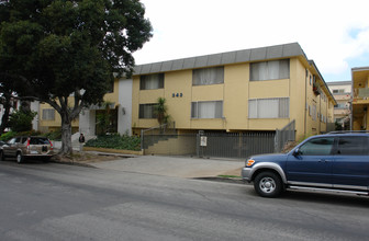 343 S Hobart Blvd in Los Angeles, CA - Building Photo - Building Photo