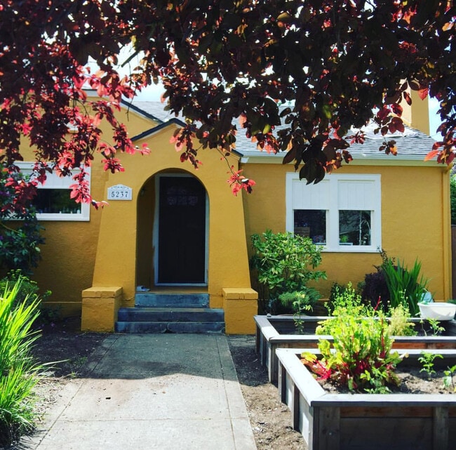 property at 5237 N Haight Ave