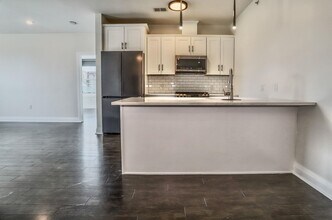 1901 Summit Ave in Union City, NJ - Building Photo - Building Photo