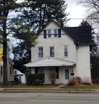 723 Limekiln Pike in Glenside, PA - Building Photo