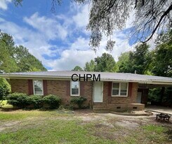 624 Capps Ln in Galivants Ferry, SC - Building Photo