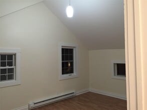 62 E Market St in Red Hook, NY - Building Photo - Building Photo